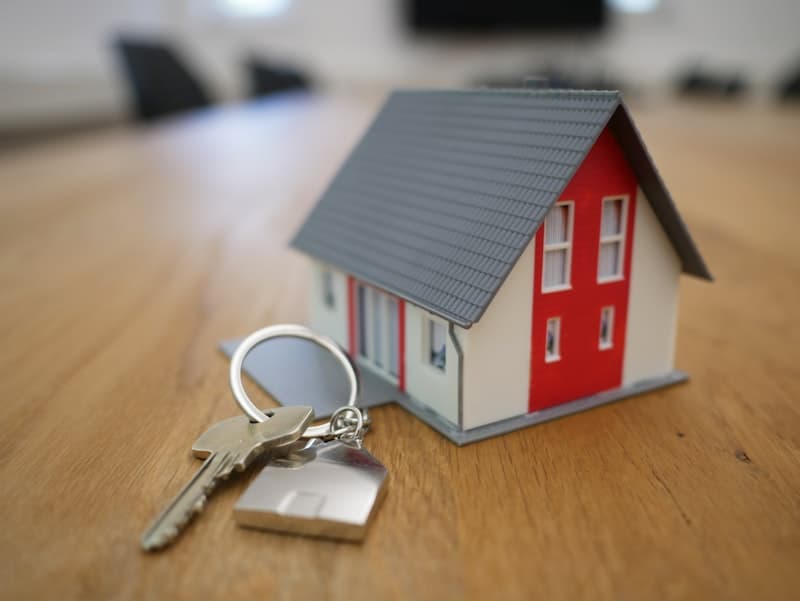 House keys and rent receipt documents for HRA tax exemption claim